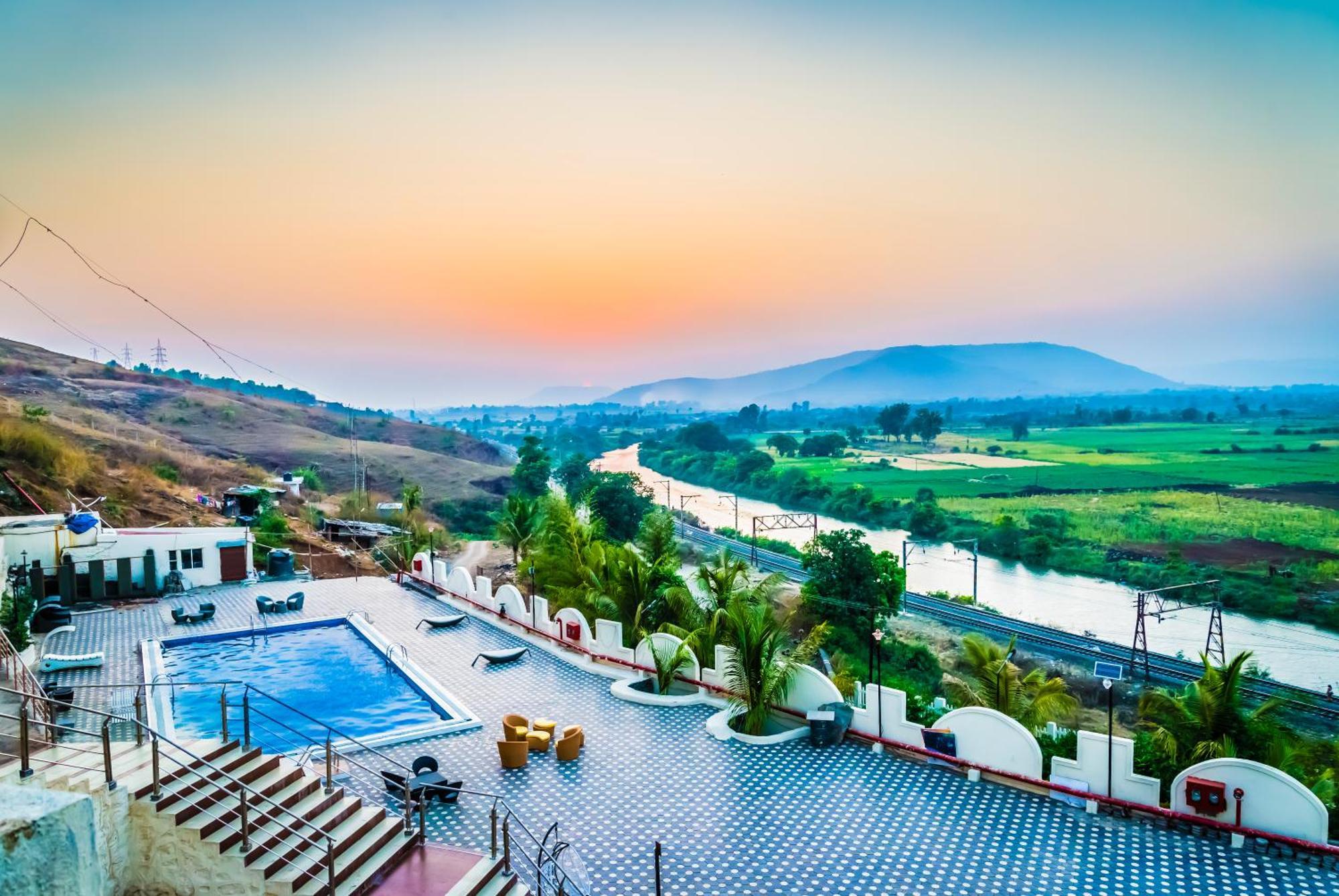 Ratnaa Resort Khamshet Kültér fotó