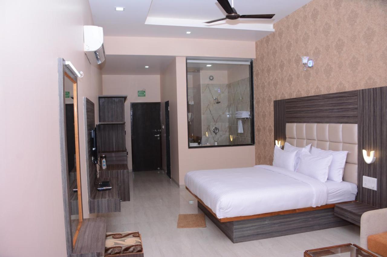 Ratnaa Resort Khamshet Kültér fotó